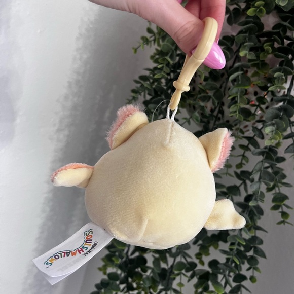 NWT Meghan The Fruit Bat Squishmallow Clip💛 3.5” Plush - Picture 3 of 3
